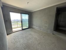 洪城公园旁,保利熙光房东诚心出,户型通透小三房