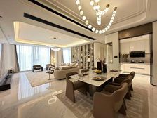 我要控制我自己,不让好房错过眼线,眼睁睁的看着它,确无心出价