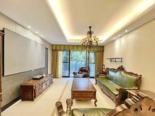 万科5号洋房!急出 满五!梯控入户!朝南!高端居住人群。