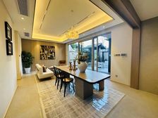 80万内的精装小别墅 带小院 南北通透湖景小区配套完善