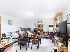 园区中间位置 不临街 随时看房 带一个地下车位 三卧室朝南