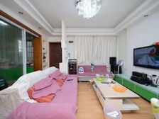 楼层好,得房率高,房东诚心出售,满五年,曹路镇府旁