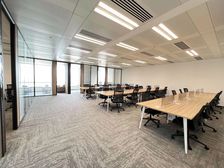 天河 科韵路地铁口 汇金中心300方4隔间 精装带家私