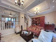 枫丹白露别墅 200平4居 南向精装修 自住保养好拎包入住!