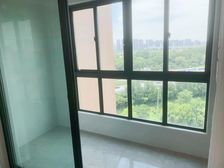 新出次新小区!精装南北通三房!带固定车位!有钥匙,中间楼层