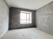 珞珈雅苑纯毛坯两房,小区大 环境好 八号线地铁口步行几。