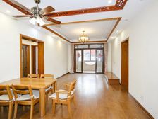 业主急售,精装,层高三米, 批外销房,花园型小区,飞机户型