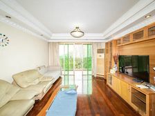 A(3房2厅)税费各付,楼下有个固定的车位。诚意卖,可谈价