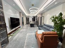 绿地海湾听海苑 4室2厅2卫 精装修 146万元