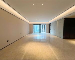 印湘江 省府板块大平层 享私密空间 品质小区 配套齐全!