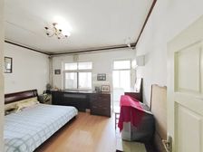 千佛山下 2层双拼别墅 南北通透 一楼带院 双语 大院停车