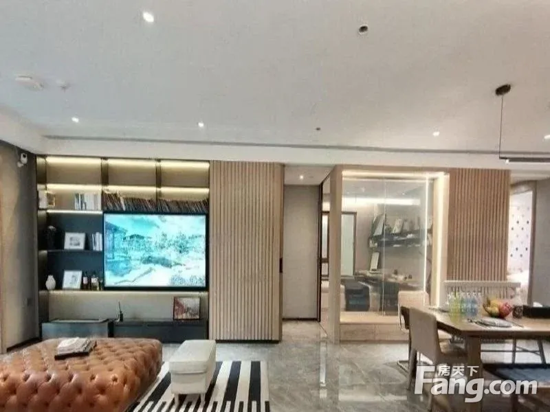 工程抵账房 高楼层观景5居 精装修家电全齐 现房买了直接住