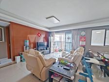 万科东荟城 4房 急售 中层 南向 包税费 送车位 可议价