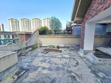 18年次新房!叠拼上叠端户!赠送空间很大可变6室!带露台花园