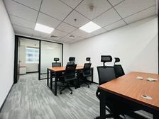 赠送一个月免租 体育西路11户型 全包价6800 拎包办公