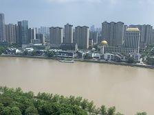 (一线江景大平层)中湾广场,238平20楼豪装1100万