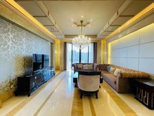 风筝在阴天搁浅 好房就在你眼前 别家没有此价 看房有钥匙随时