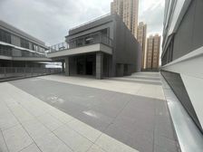 奥体西路地铁口 现房新铺 多面积可选 赠送200平大露台