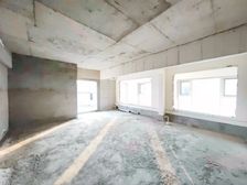 特殊户型送花园!多25平房间!实得200!一梯一户!方便看