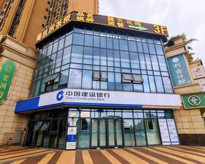 年50万丶门前可外摆丶业主出国5折急售丶个人能买商铺出售