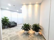 东方梅地亚在租面积 带全套办公家具 西南朝向采光好