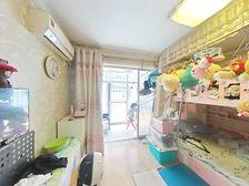 底楼带元子,一梯二户,全明户型,近地.铁华泾西站,满五年唯壹