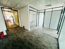 北陵公园地铁口 鳯水鲍地 精装带隔断 含发票 停车方便