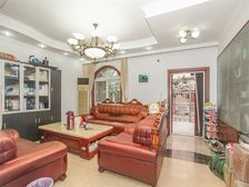 川沙华夏金桂苑 三层别墅 带大花园 近DT华夏东