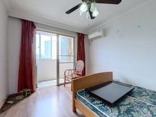 房东处理国内资产,房型正气,楼层好采光佳,让您居住非常舒适!