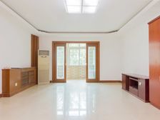 世纪城远大园二区 3室2厅2卫 客厅带阳台