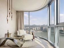 渝中区解放碑地标豪宅丶正看长江,十八梯和解放碑风景区