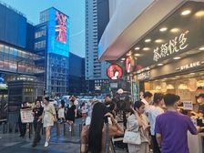 五一商圈,茶颜悦色,捡漏旺铺,年租12万,房东出价就谈