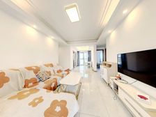 金地天悦二期19年次新房,户型极佳 南北通透,拎包入住。。