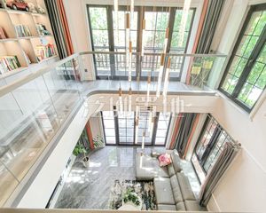 上城郡大联排西边户 带室内电梯 2车库院300平 拎包可住