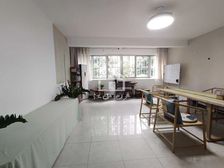 金湖广场地铁1号3号线卓立小建行宿舍楼南湖边上 125万