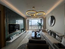 成山海景阁 3室2厅2卫 精装修 168万元 140平米