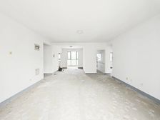 黄金99景城 3室2厅2卫 毛坯 409万元 147平米