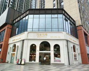 万户小区包围 转角三开间(华与花寻)年租15万面谈,房东直接