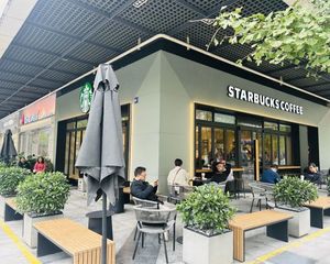 房东诚心出手!年租20万(星巴克)产权清晰 无抵押 包税出售