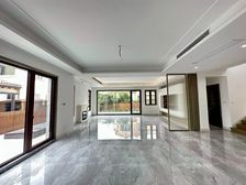 新出豪华装修,御品园林中新位置,拎包入住