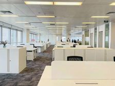 琶洲西区 地铁旁写字楼出租 豪装带家具 一线望江 租金便宜