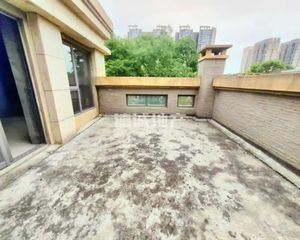 新上!有天有地联排,可装电梯!实得600平!带院子!