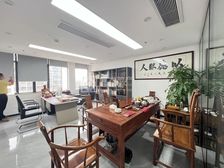 国贸中心旁国际三期豪装320平,拎包办公,仅租35元每平