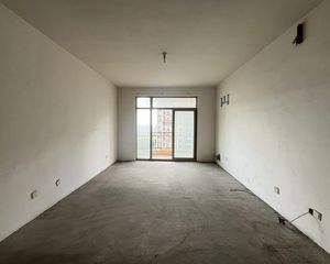 地铁口花城一期小面积低总价全朝南2房,毛坯次新房!降价急售!