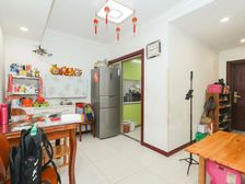 户型方正,电梯高区,近地铁,采光视野好