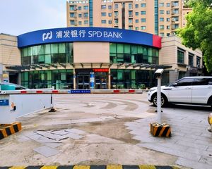 门前带车位丶地铁口150米丶年80万个人能买丶业主急售!