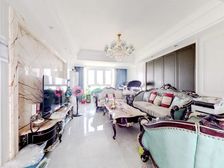 师大就在隔壁地铁一号线交通方便江西省人民医院,赣江