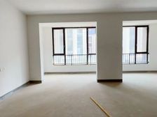 带阁楼 带露台 上叠拼别墅 有车位 中间楼栋 龙湖九里晴川