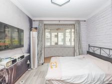 新上双南户型!精装五年!中间楼层可拎包住!业主诚意出售!