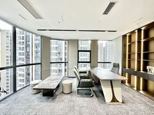 地铁口上盖人流量大 24H空调龙湖上城 电梯口双面采光装修好